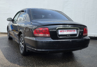 Подержанный автомобиль Hyundai Sonata 2006 года (7 фото)