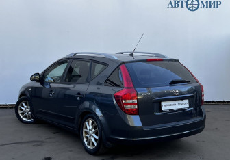 Подержанный автомобиль Kia Ceed Wagon 2008 года (7 фото)