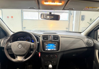 Подержанный автомобиль Renault Logan Sedan 2014 года (12 фото)