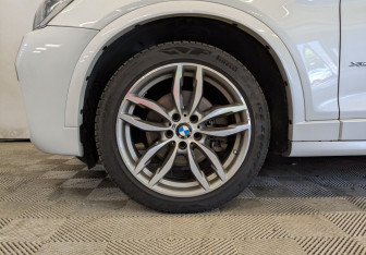 Подержанный автомобиль BMW X4 2015 года (17 фото)