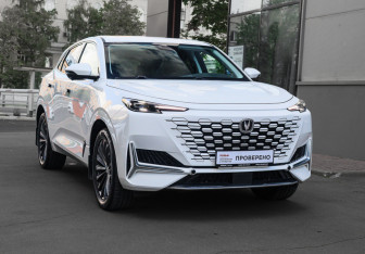 Подержанный автомобиль Changan UNI-K 2022 года (3 фото)