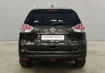Подержанный автомобиль Nissan X-Trail 2017 года (6 фото)