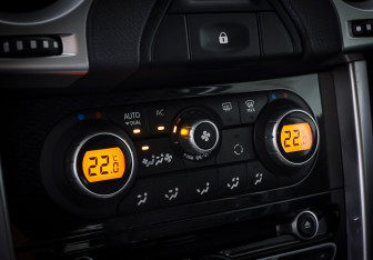 Подержанный автомобиль Renault Koleos 2013 года (20 фото)