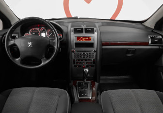 Подержанный автомобиль Peugeot 407 Sedan 2006 года (8 фото)