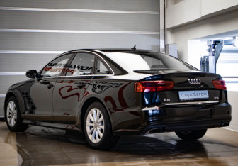Подержанный автомобиль Audi A6 Sedan 2018 года (6 фото)