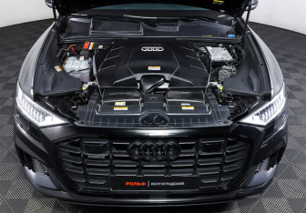 Подержанный автомобиль Audi Q8 2022 года (9 фото)