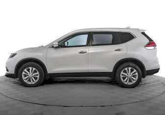 Подержанный автомобиль Nissan X-Trail 2018 года (8 фото)