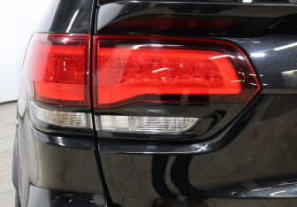 Подержанный автомобиль Jeep Grand Cherokee 2013 года (25 фото)