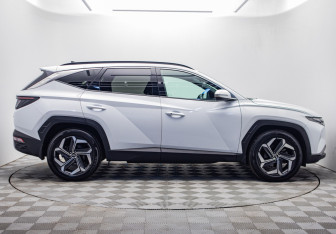 Подержанный автомобиль Hyundai Tucson 2024 года (6 фото)