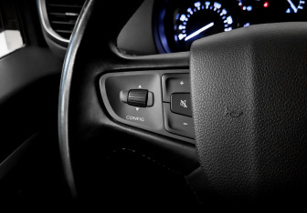 Подержанный автомобиль Peugeot Traveller 2021 года (27 фото)