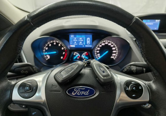 Подержанный автомобиль Ford Kuga 2014 года (18 фото)