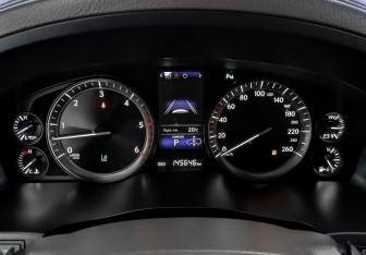 Подержанный автомобиль Lexus LX 2019 года (16 фото)