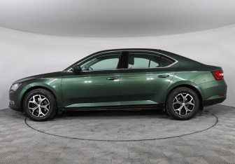 Подержанный автомобиль Skoda Superb Liftback 2018 года (8 фото)