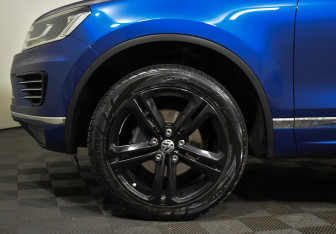 Подержанный автомобиль Volkswagen Touareg 2016 года (7 фото)