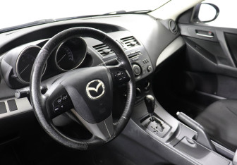 Подержанный автомобиль Mazda 3 Sedan 2012 года (7 фото)