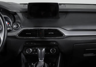 Подержанный автомобиль Mazda CX-9 2017 года (13 фото)