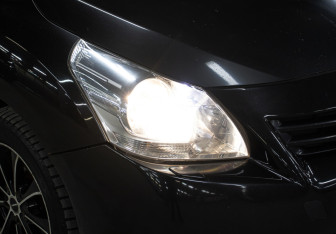 Подержанный автомобиль Toyota Verso 2009 года (21 фото)