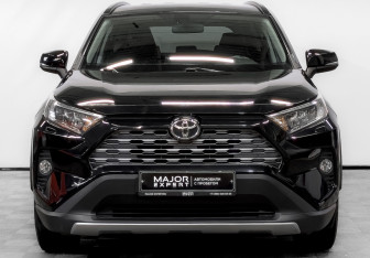 Подержанный автомобиль Toyota RAV4 2019 года (2 фото)