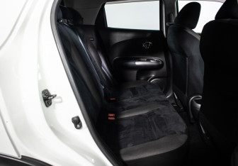 Подержанный автомобиль Nissan Juke 2011 года (12 фото)