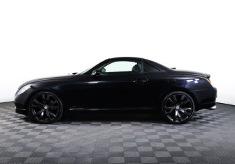 Подержанный автомобиль Lexus SC Convertible 2002 года (8 фото)