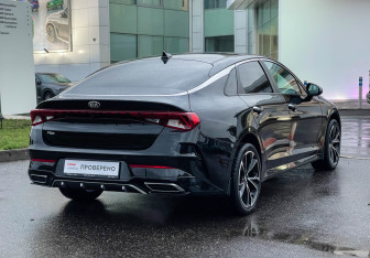 Подержанный автомобиль Kia K5 2021 года (5 фото)