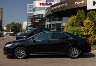 Подержанный автомобиль Toyota Camry Sedan 2013 года (6 фото)