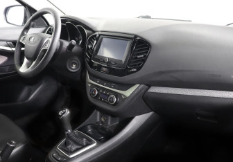 Подержанный автомобиль LADA (ВАЗ) Vesta Sedan 2018 года (6 фото)