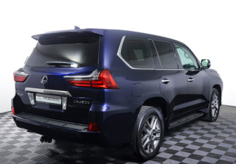 Подержанный автомобиль Lexus LX 2015 года (5 фото)