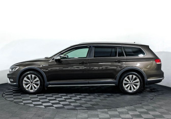 Подержанный автомобиль Volkswagen Passat Wagon 2017 года (8 фото)