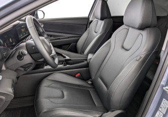 Подержанный автомобиль Hyundai Elantra Sedan 2024 года (20 фото)