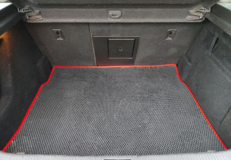 Подержанный автомобиль Opel Astra Sedan 2014 года (12 фото)