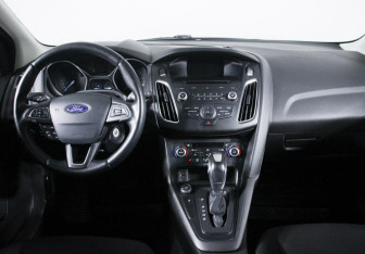 Подержанный автомобиль Ford Focus Hatchback 2018 года (7 фото)