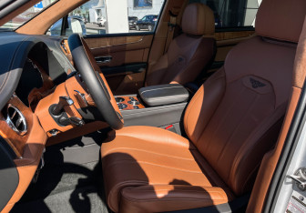 Подержанный автомобиль Bentley Bentayga 2023 года (15 фото)