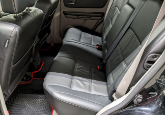 Подержанный автомобиль Nissan X-Trail 2006 года (16 фото)