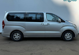 Подержанный автомобиль Hyundai Grand Starex 2010 года (4 фото)
