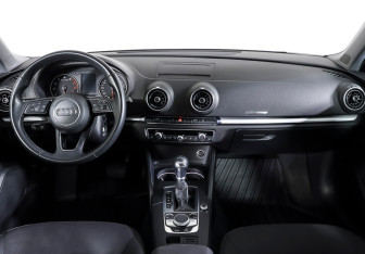Подержанный автомобиль Audi A3 Sedan 2020 года (13 фото)
