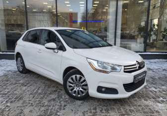 Подержанный автомобиль Citroen C4 Hatchback 2012 года (3 фото)