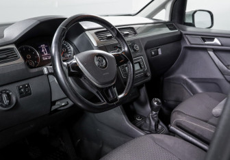 Подержанный автомобиль Volkswagen Caddy Compactvan 2016 года (14 фото)