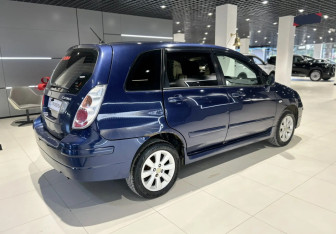 Подержанный автомобиль Suzuki Liana Wagon 2007 года (4 фото)