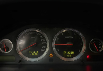 Подержанный автомобиль Volvo XC90 2007 года (14 фото)