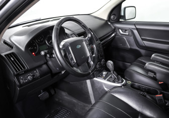 Подержанный автомобиль Land Rover Freelander 2010 года (13 фото)