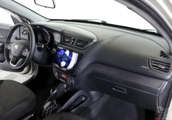 Подержанный автомобиль Kia Rio Sedan 2012 года (8 фото)