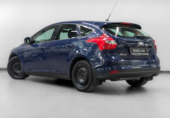 Подержанный автомобиль Ford Focus Hatchback 2013 года (7 фото)