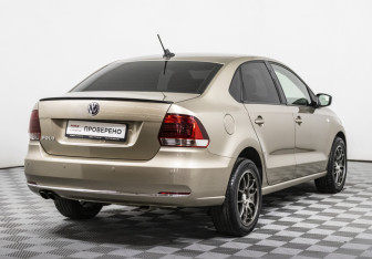 Подержанный автомобиль Volkswagen Polo Sedan 2018 года (5 фото)