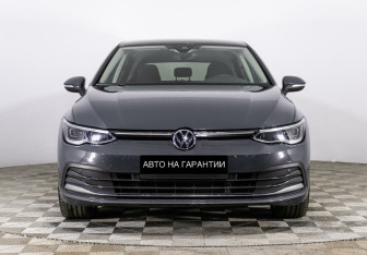 Подержанный автомобиль Volkswagen Golf Hatchback 2021 года (2 фото)