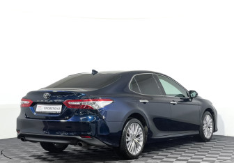 Подержанный автомобиль Toyota Camry Sedan 2020 года (5 фото)