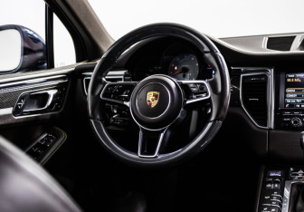 Подержанный автомобиль Porsche Macan 2015 года (15 фото)