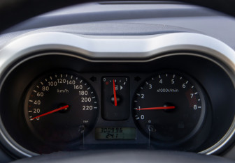 Подержанный автомобиль Nissan Note 2008 года (9 фото)