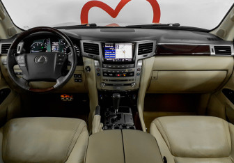 Подержанный автомобиль Lexus LX 2014 года (8 фото)
