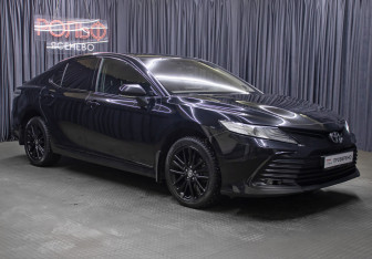 Подержанный автомобиль Toyota Camry Sedan 2021 года (3 фото)